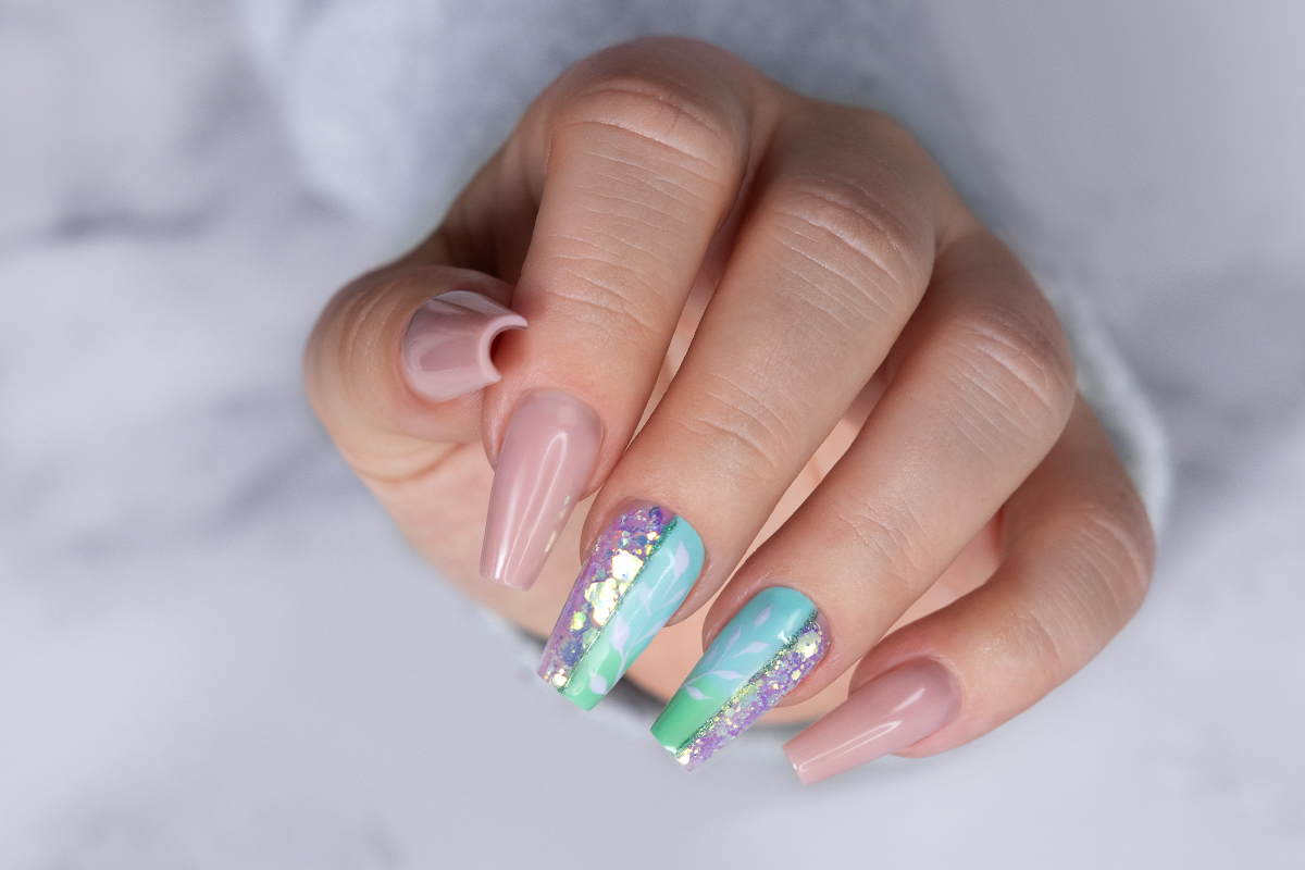   Jolifin LAVENI Shellac - Thermo fairytale green 10ml