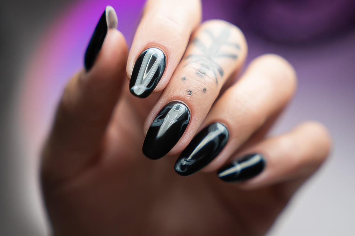 Jolifin LAVENI Shellac - mega-black 10ml