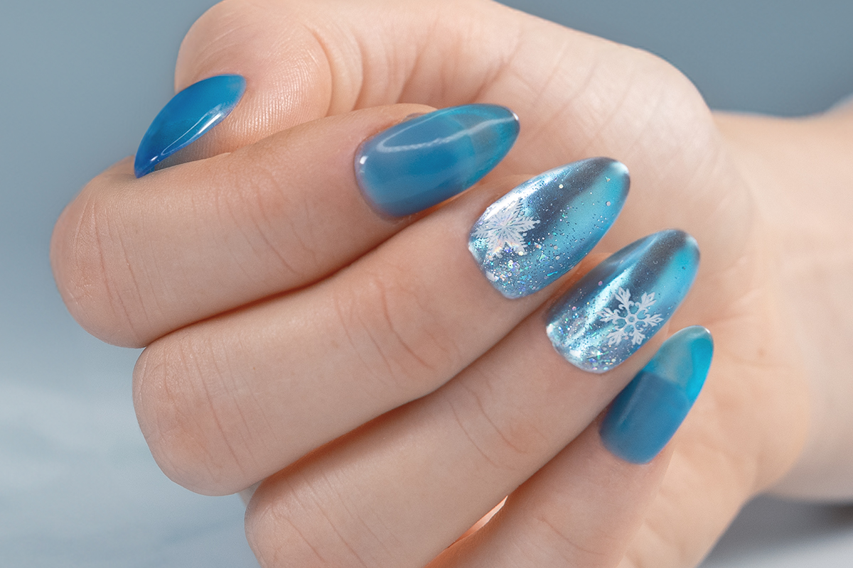 Jolifin LAVENI Shellac - Jelly Glas icy blue 10ml