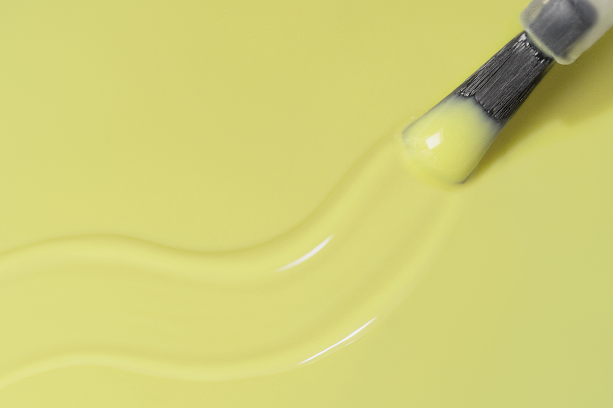 Jolifin LAVENI Shellac - pastel buttercup yellow 10ml