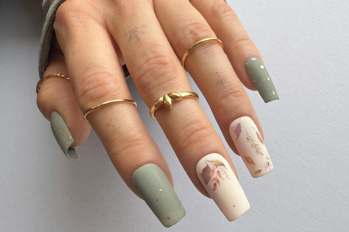 Jolifin LAVENI Shellac - creamy white 10ml Jolifin LAVENI Shellac - creamy white 10ml