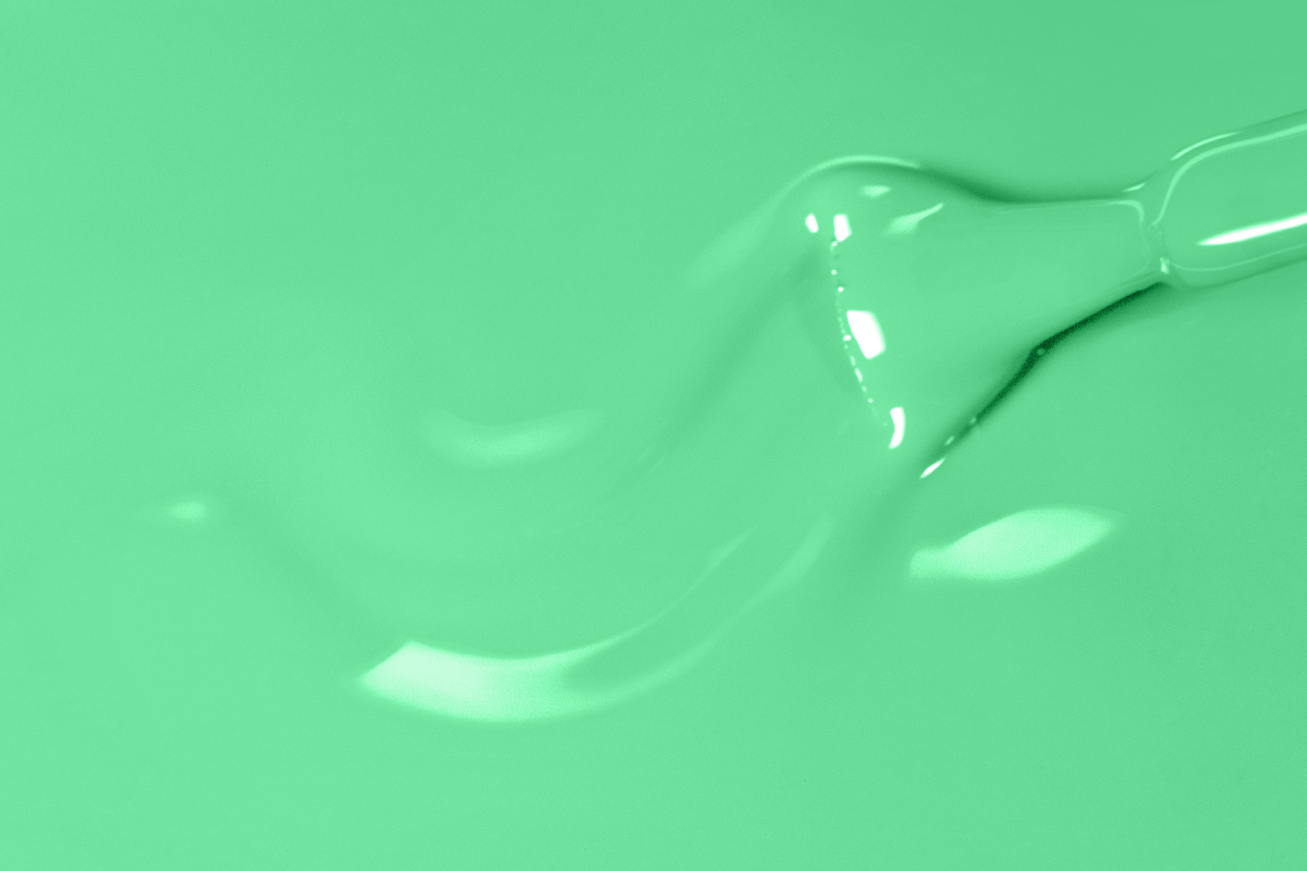 Jolifin LAVENI Shellac - summer green 10ml