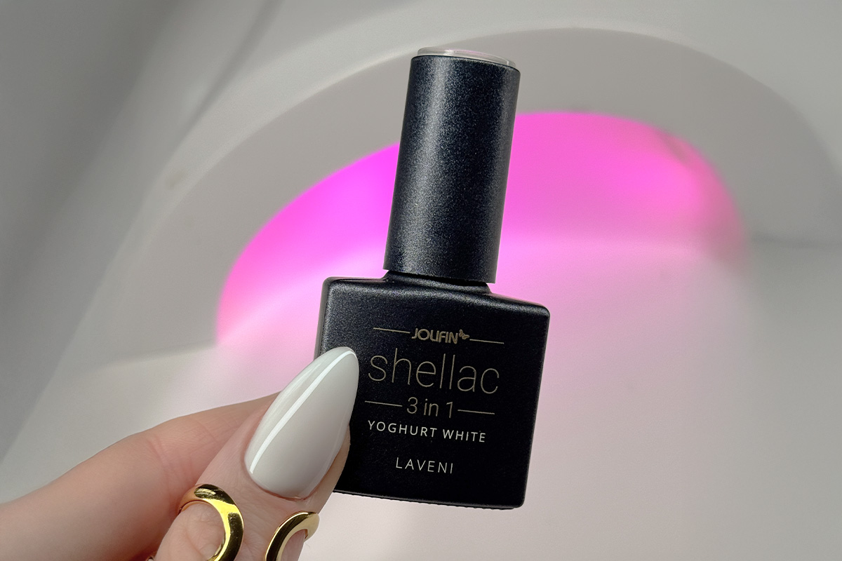 Jolifin LAVENI 3in1 Shellac - yoghurt white 10ml