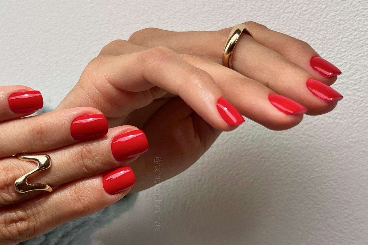 Jolifin LAVENI 3in1 Shellac - luminous red 10ml