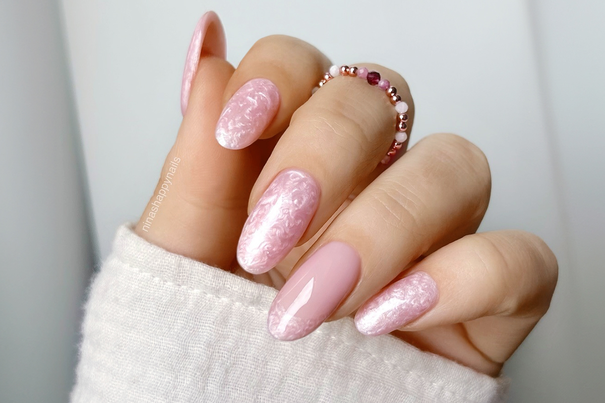 Jolifin LAVENI Shellac - pearly lotus 10ml