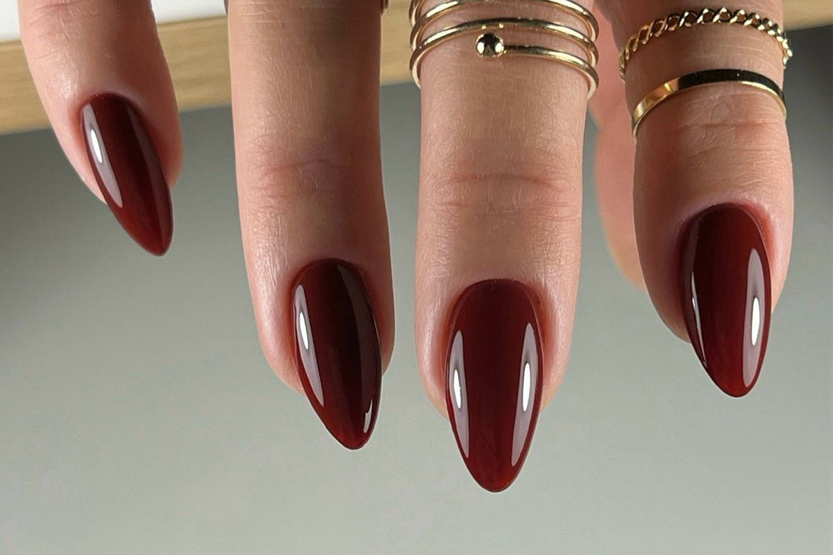 Jolifin LAVENI Shellac - midnight merlot red 10ml