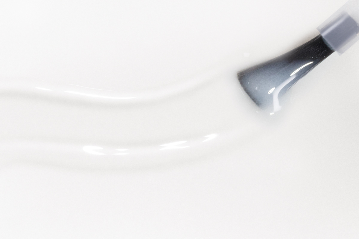 Jolifin LAVENI Shellac PressOn - Glue Base-Coat milky white 10ml