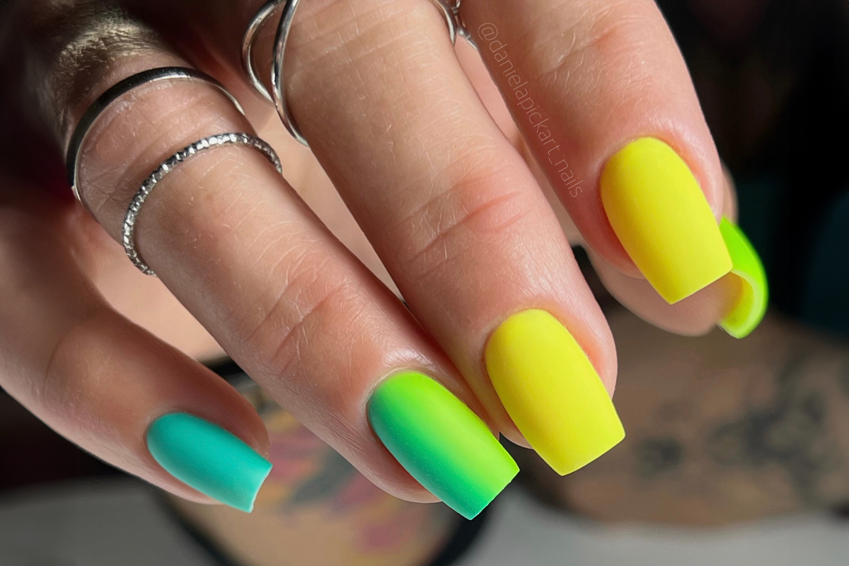 Jolifin LAVENI Shellac - hot neon-yellow 10ml