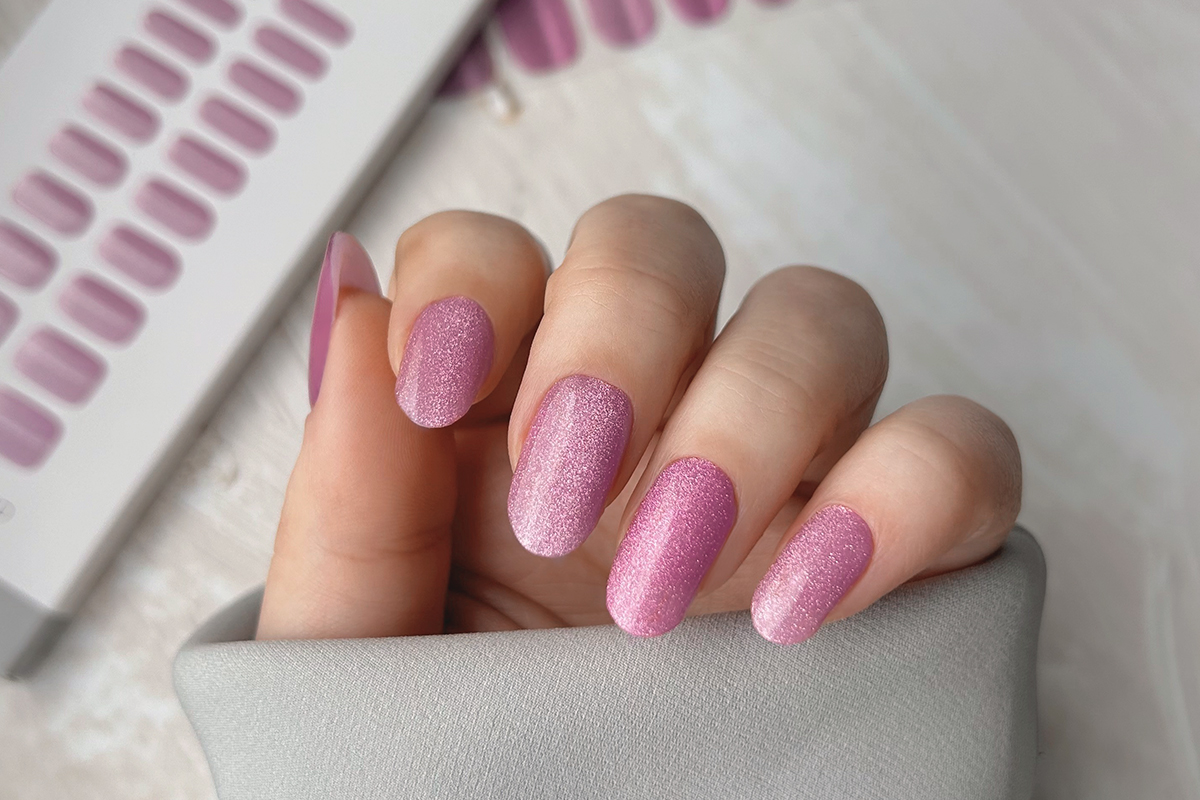 Jolifin LAVENI UV Gel-Wraps - Cat-Eye diamond magenta