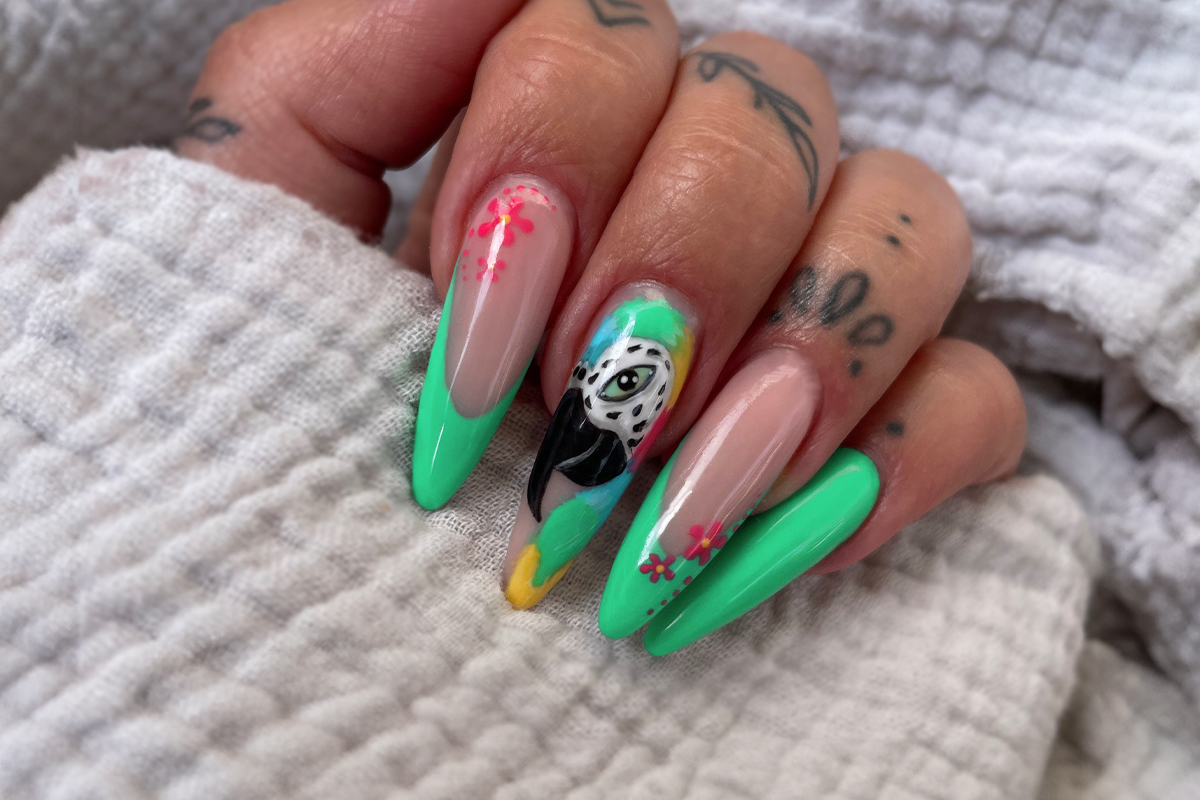 Jolifin LAVENI Shellac - green parrot 10ml